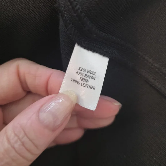 St. John Collection Black Wool Cape with Leather Trim - Picture 2 of 7